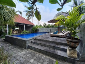 Отель Bobo Bungalow  Lembongan